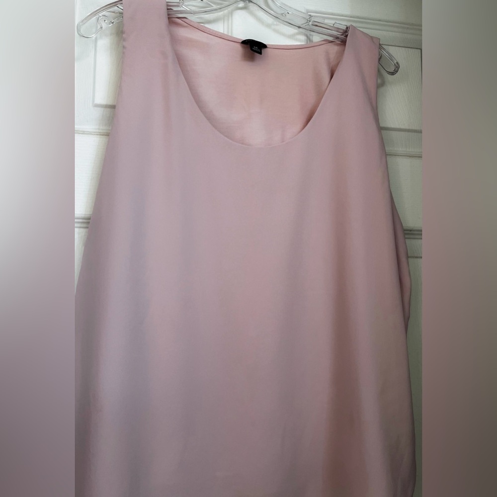 Ann Taylor light pink sleeveless blouse.  Very good cond. XL